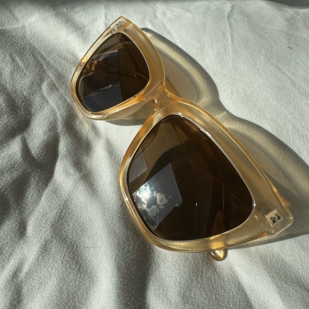 Stylish Gold Sunglasses